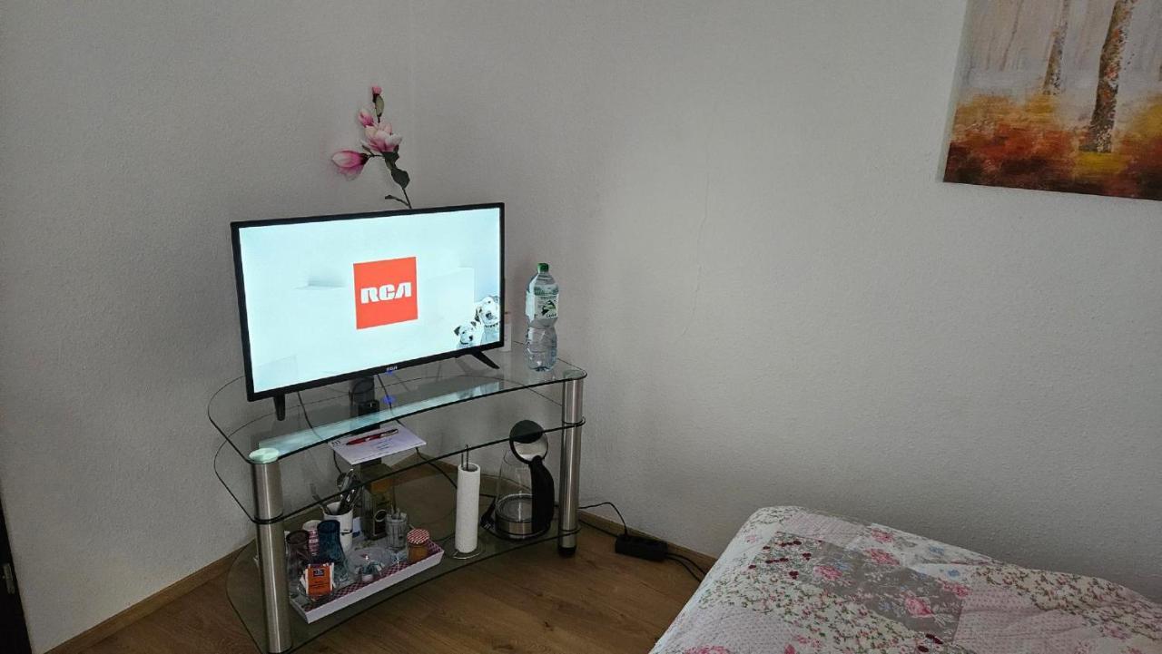 Ferienzimmer Bei Thomas - Gemuetliches Schlaf- Und Wohnzimmer Mit Modernem Bad Улм Екстериор снимка